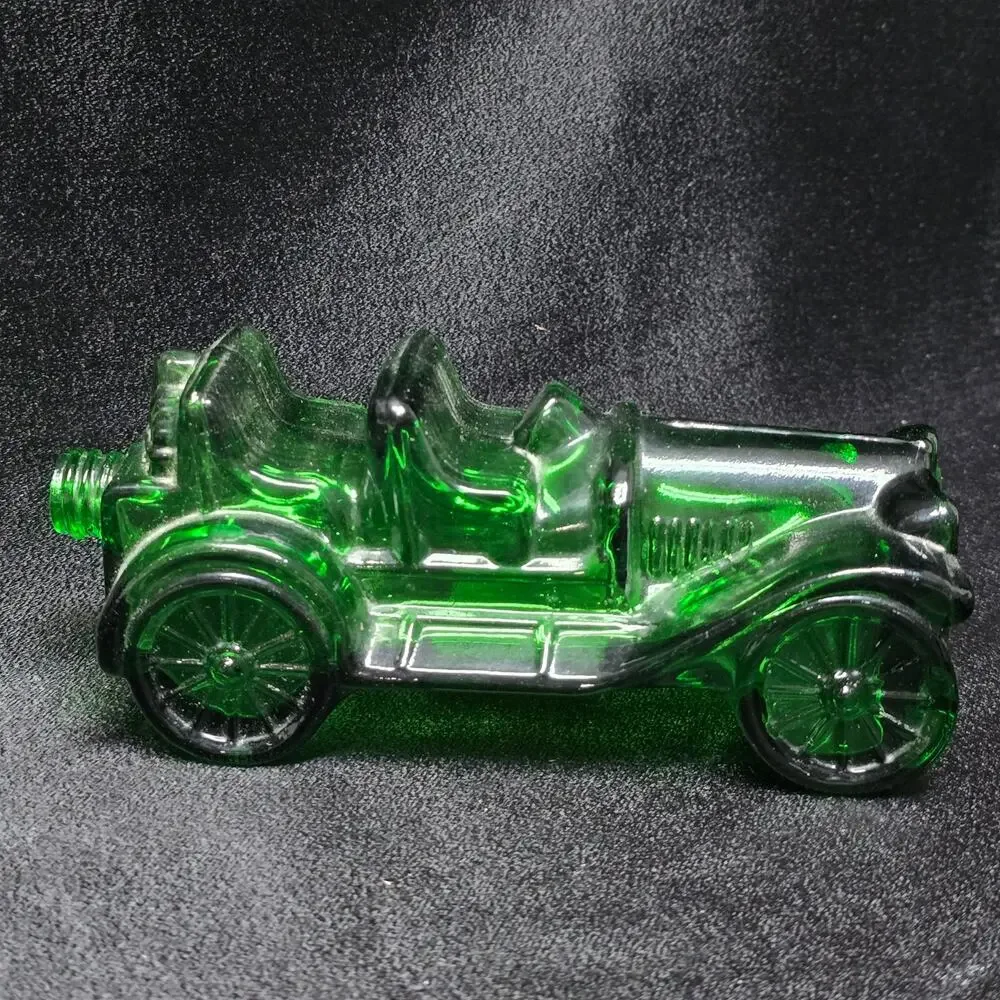 Vintage Avon Station Wagon Tai Winds After Shave Glass Car Decanter